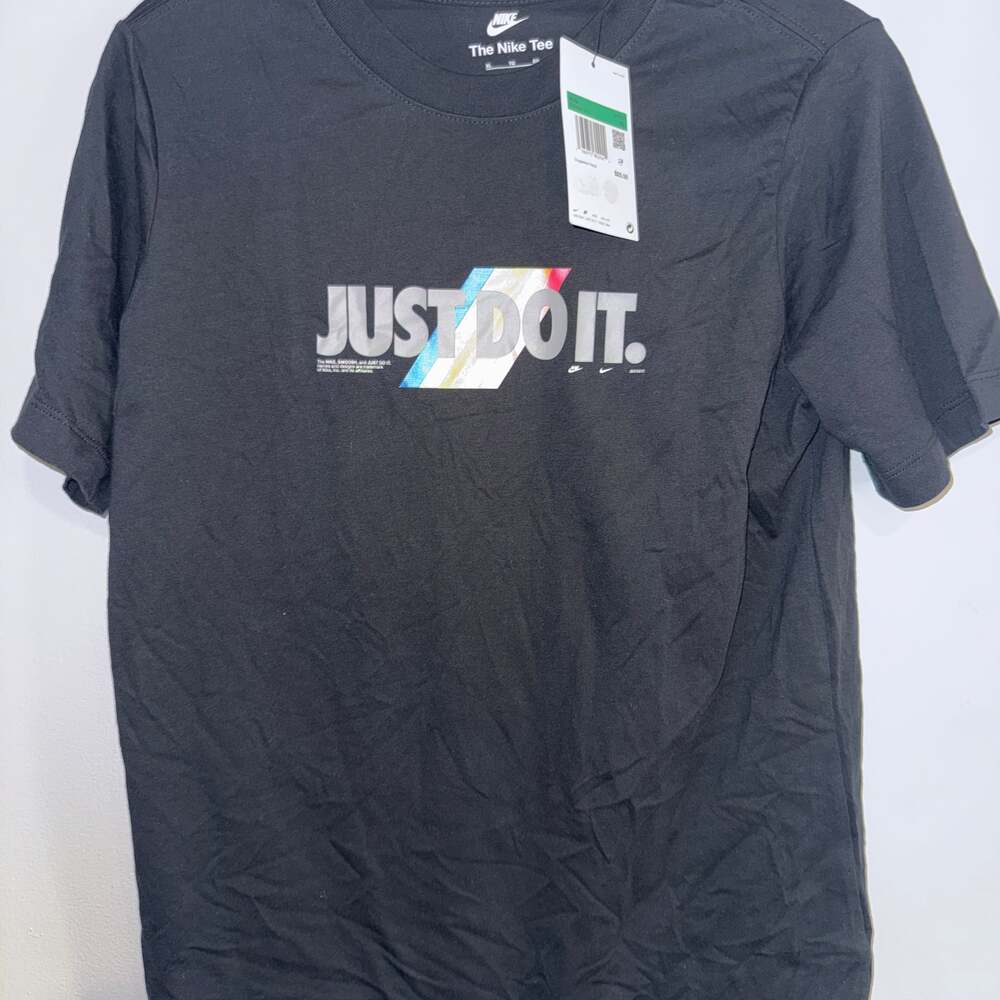 New Unisex Kids‎ Nike Sportswear T-Shirt Size XL